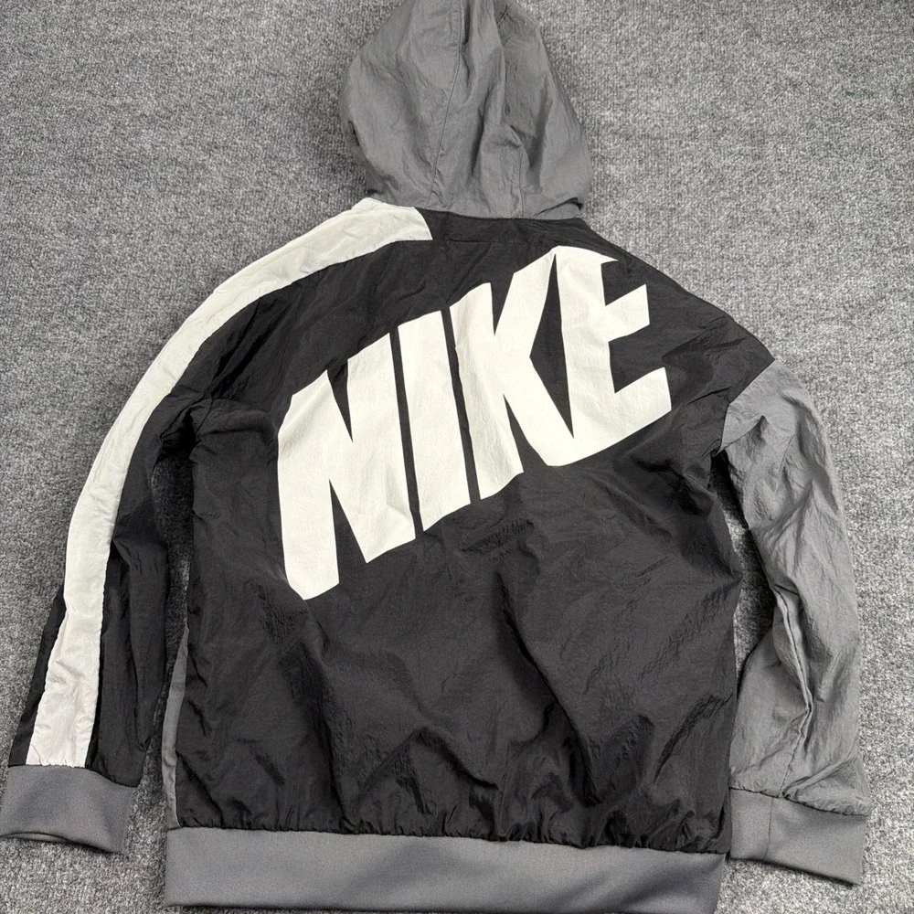 Nike Core Amplifier Jacket Youth Sz L Gray Black Logo Nylon‎ Zip Up BV3646-010